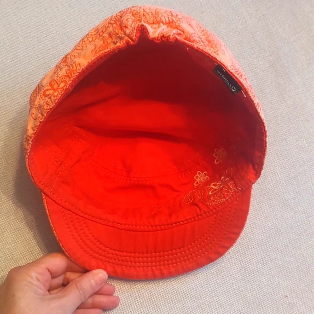 Cute, Reversible Ladies Cap - Picture 4 of 8